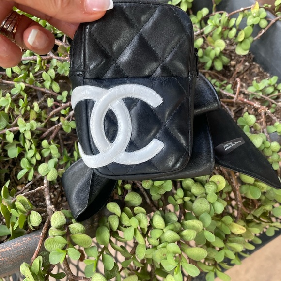 Black Quilted Leather Pouch with White Logo - Picture 1 of 16